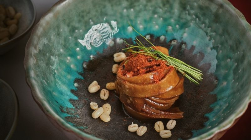 KHAAN-Bangkok-Unveils-Bold-New-Tasting-Menu-Inspired-by-Chef-Aoms-Culinary-Journey-Across-Thailand-8ScbiI.jpg